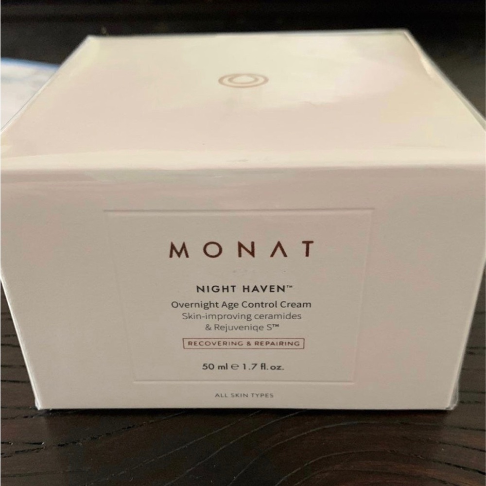 Monat Night Haven